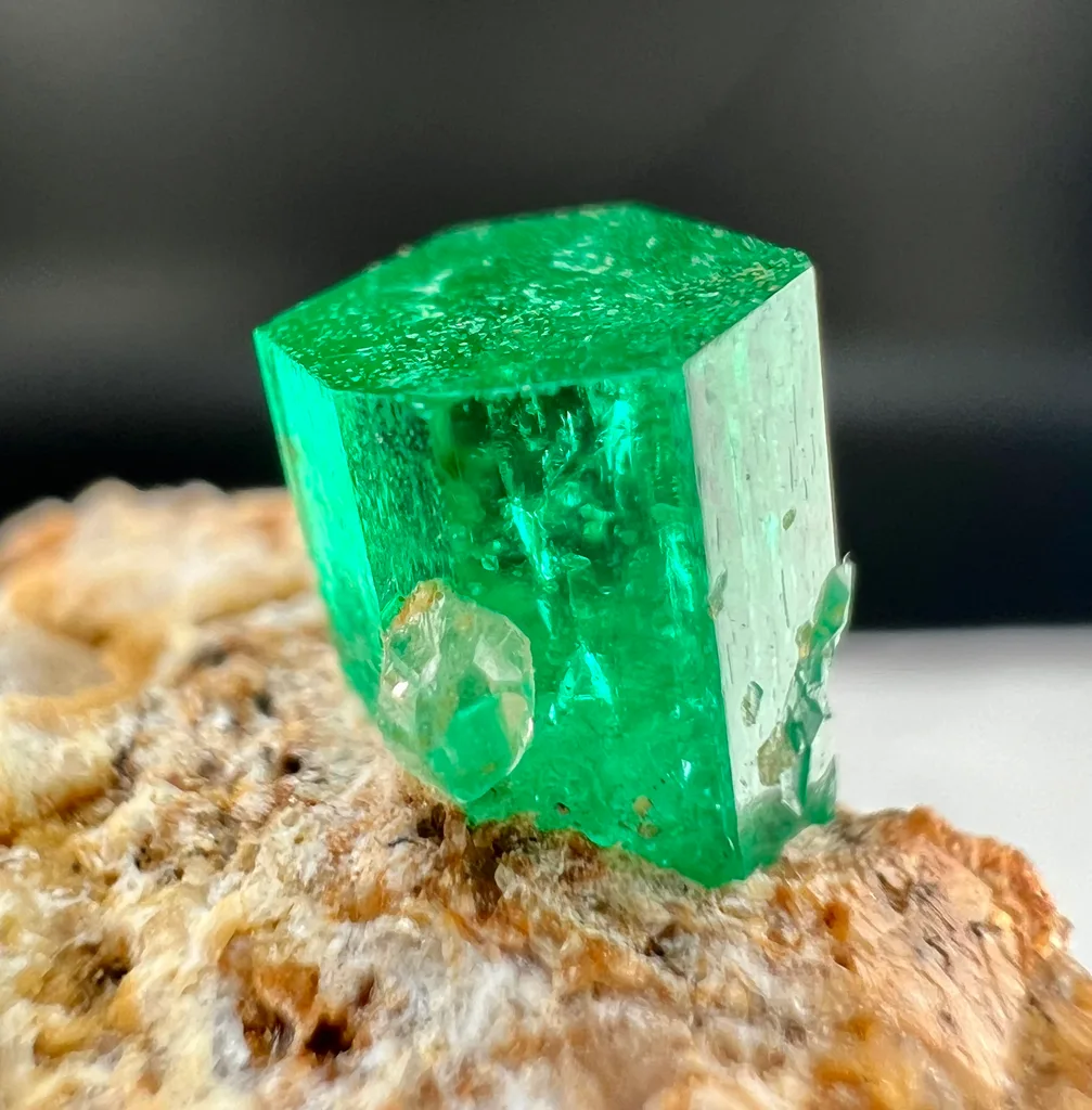 Emerald from Panjshir, Afghanistan - image 3