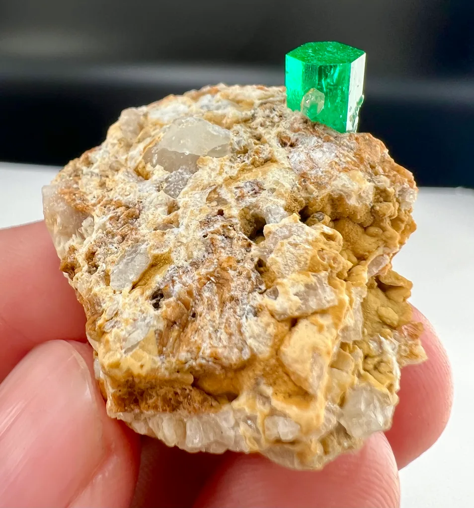 Emerald from Panjshir, Afghanistan - image 8