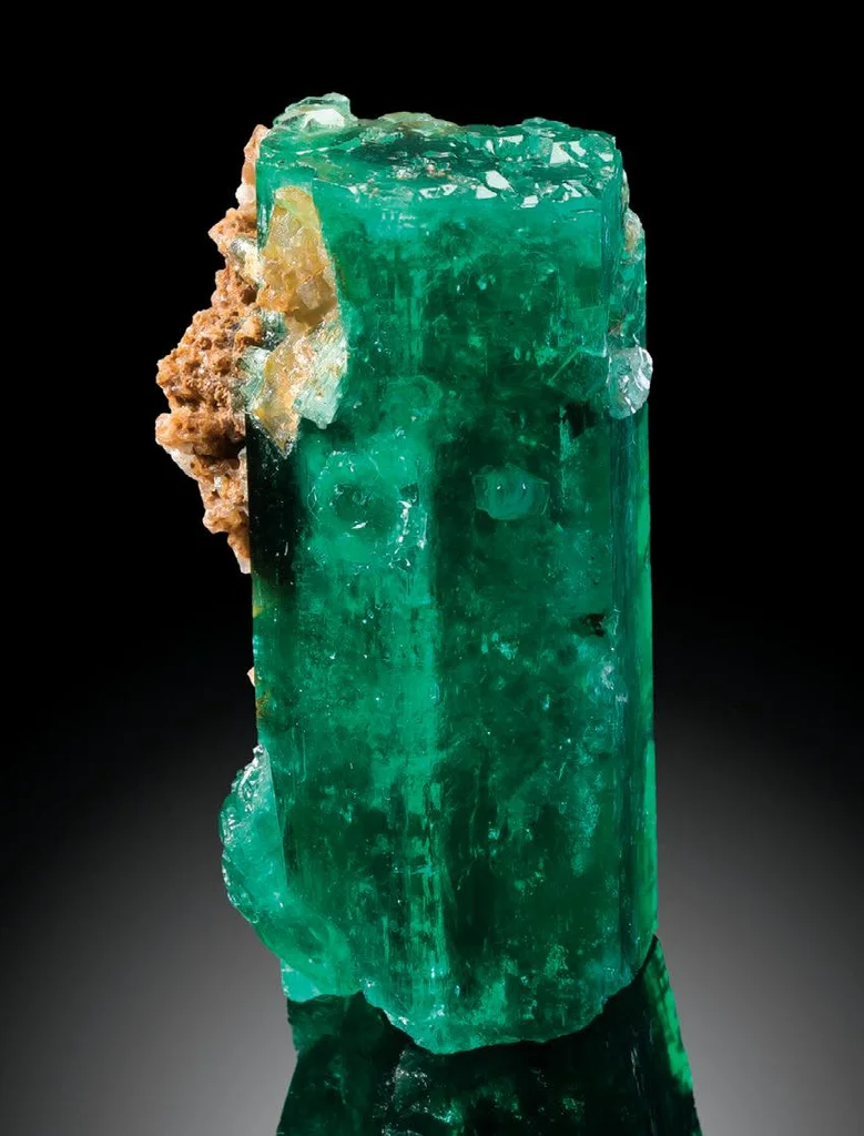 Emerald from Xinjiang, China image