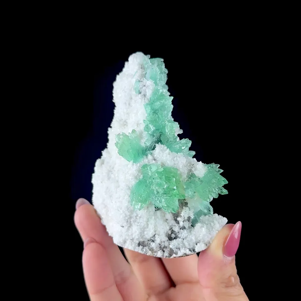 Emerald-Green Apophyllite on Chalcedony Matrix - Collector’s Indian Zeolite Specimen from Pune - image 2