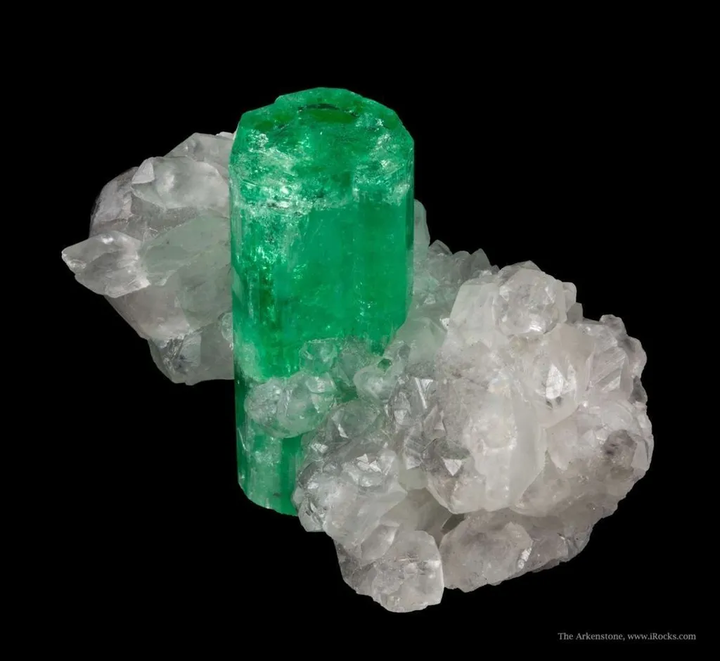 Emerald on Calcite - image 3