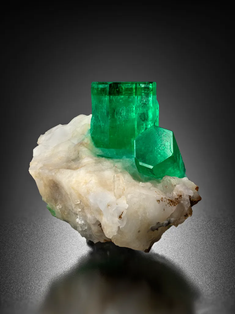 Emerald on calcite image