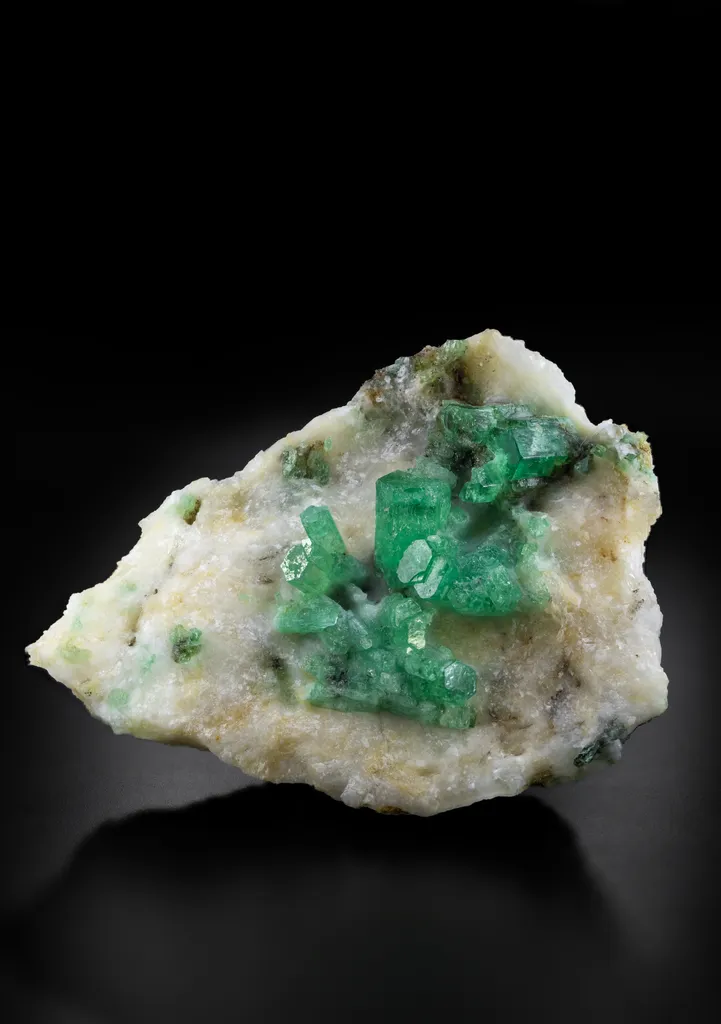 Emerald on Calcite image