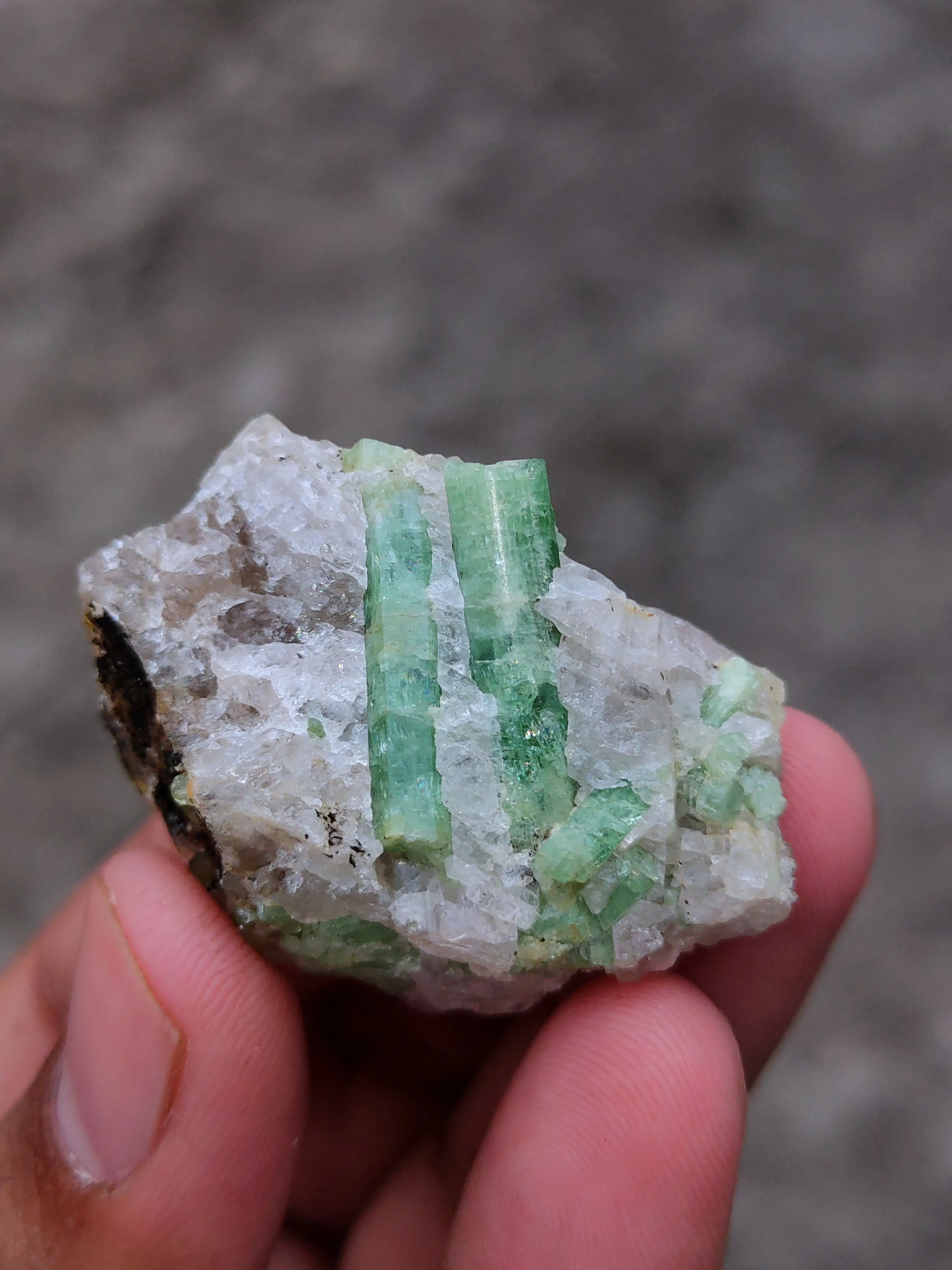 Emerald on matrix - image 4