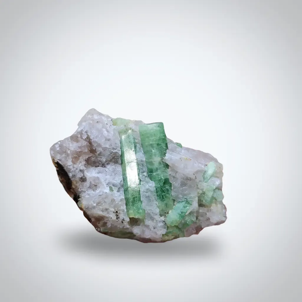 Emerald on matrix image