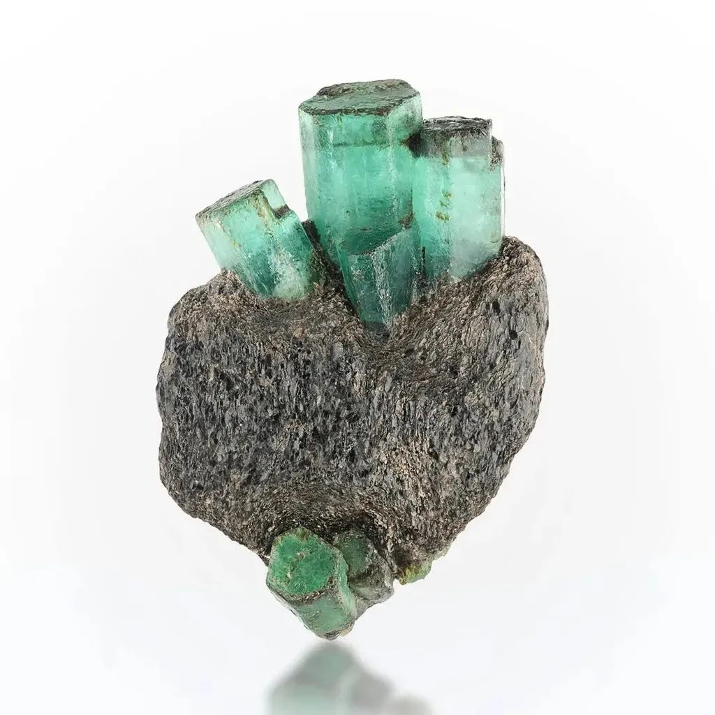 Emerald On Mica