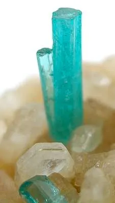 Emerald on Quartz - image 2