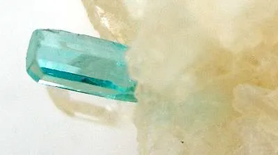 Emerald on Quartz - image 3