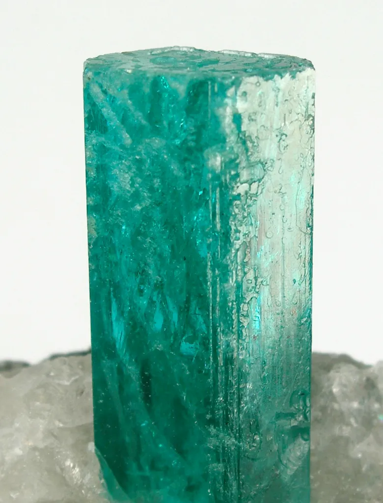 Emerald on Quartz - image 4