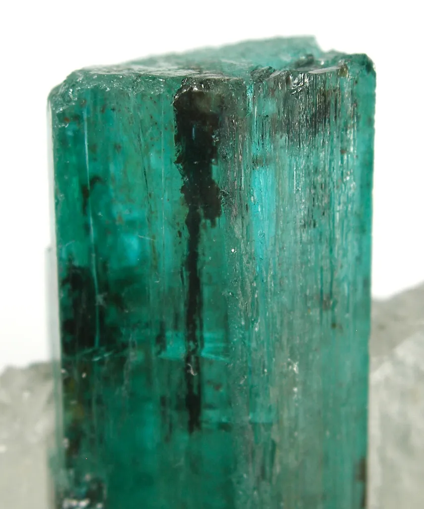 Emerald on Quartz - image 4