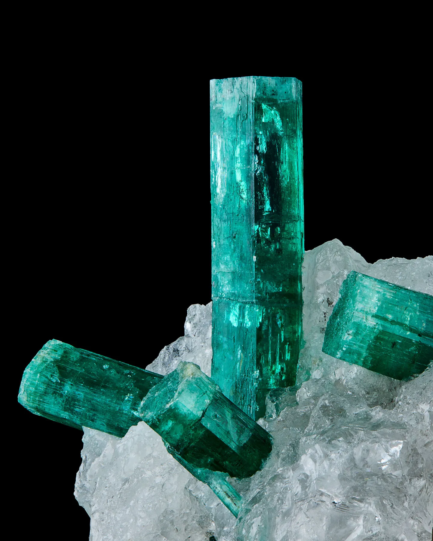 Emerald on Quartz - image 2