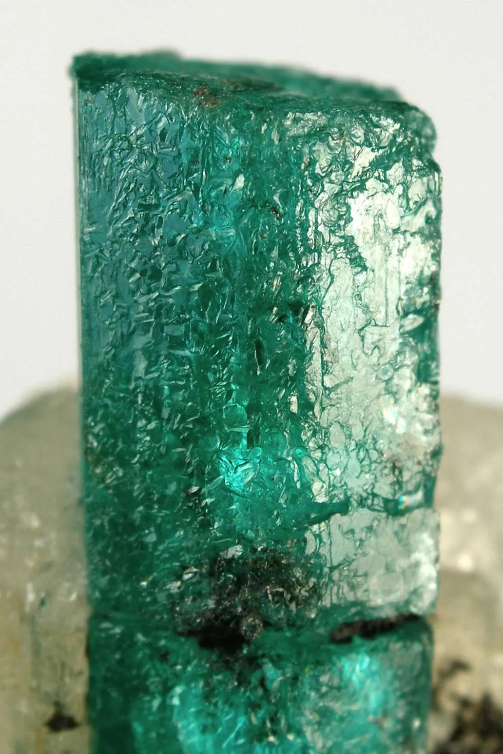 Emerald on Quartz - image 3