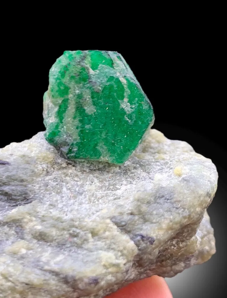 Emerald Specimen from Pakistan - image 6