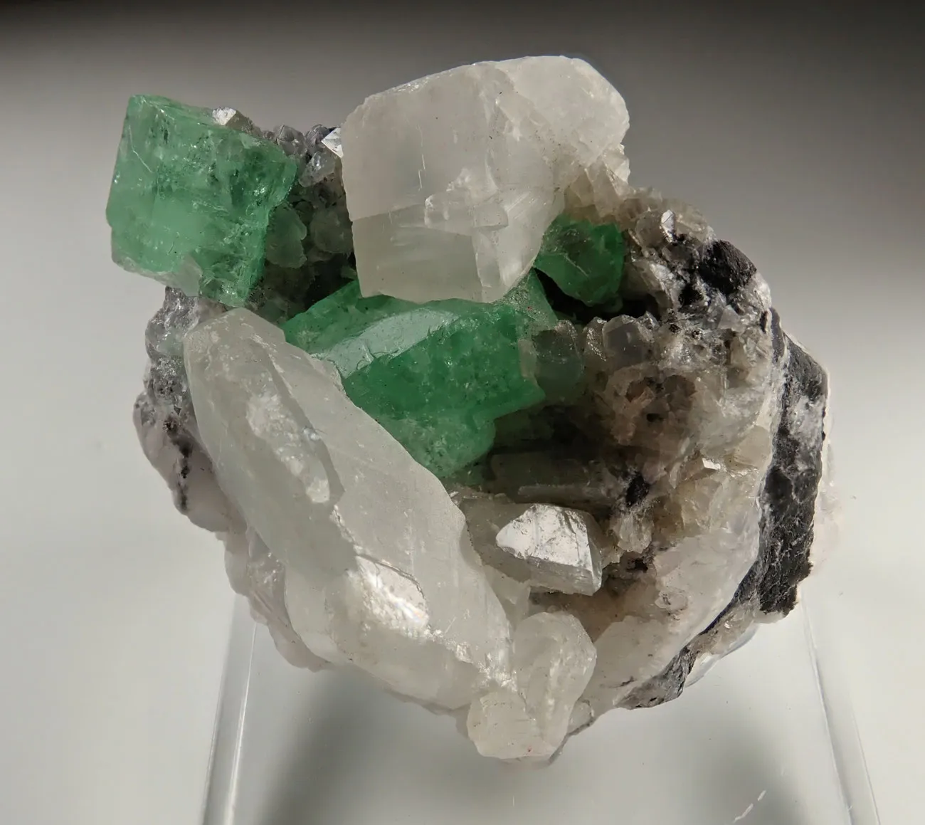 Emerald with Calcite - image 2