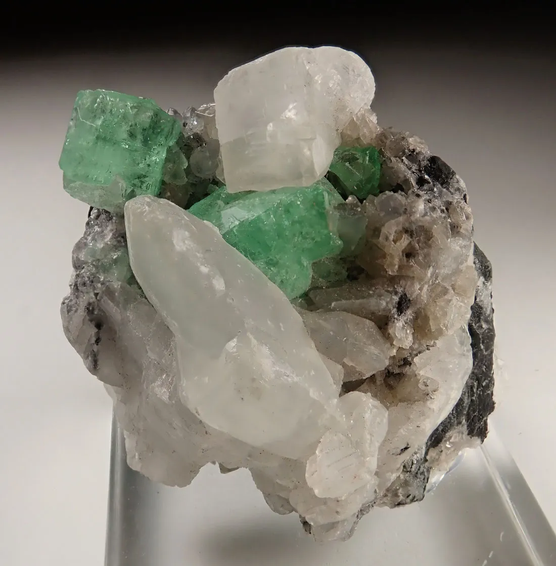 Emerald with Calcite - image 3