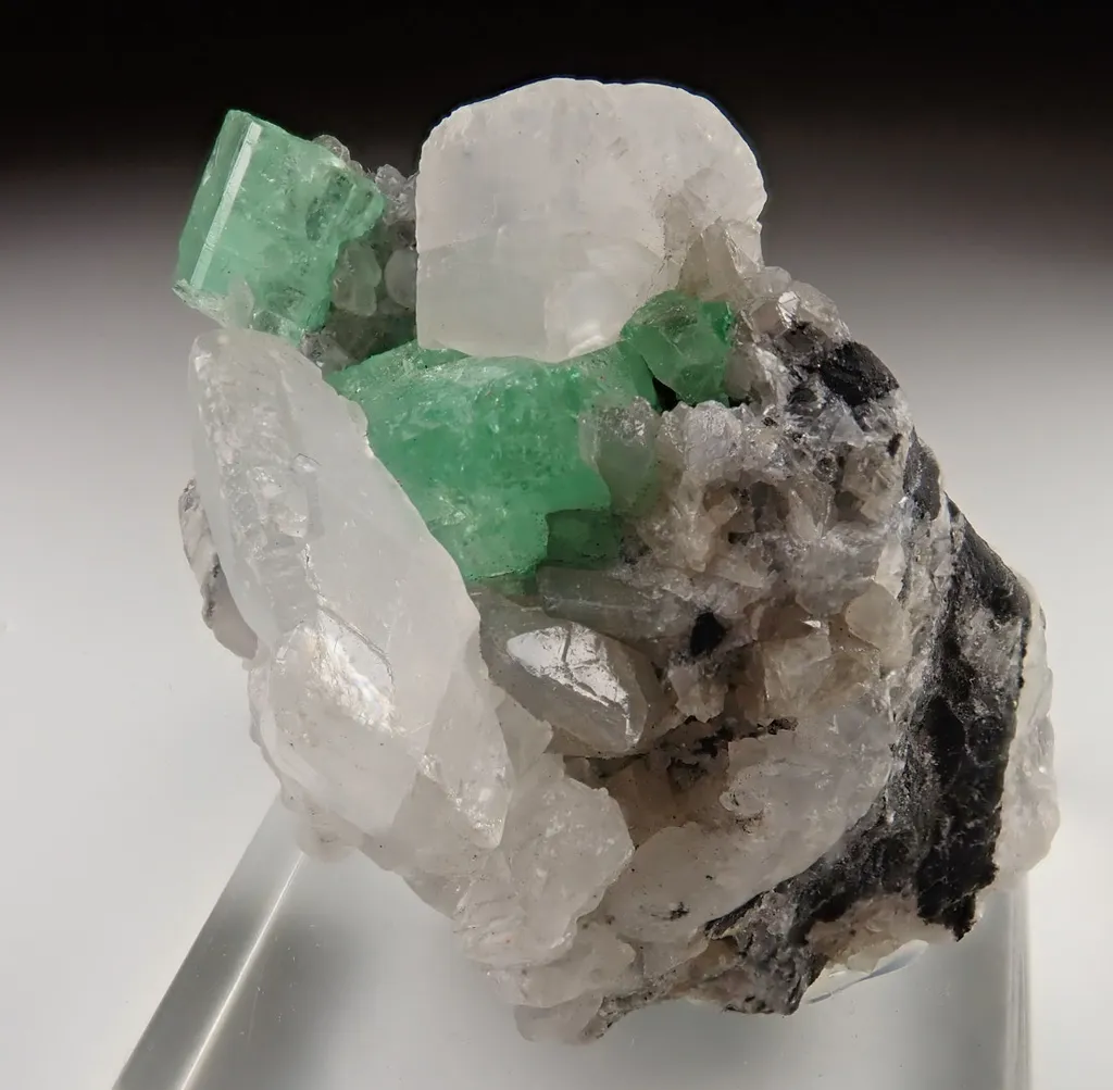 Emerald with Calcite image