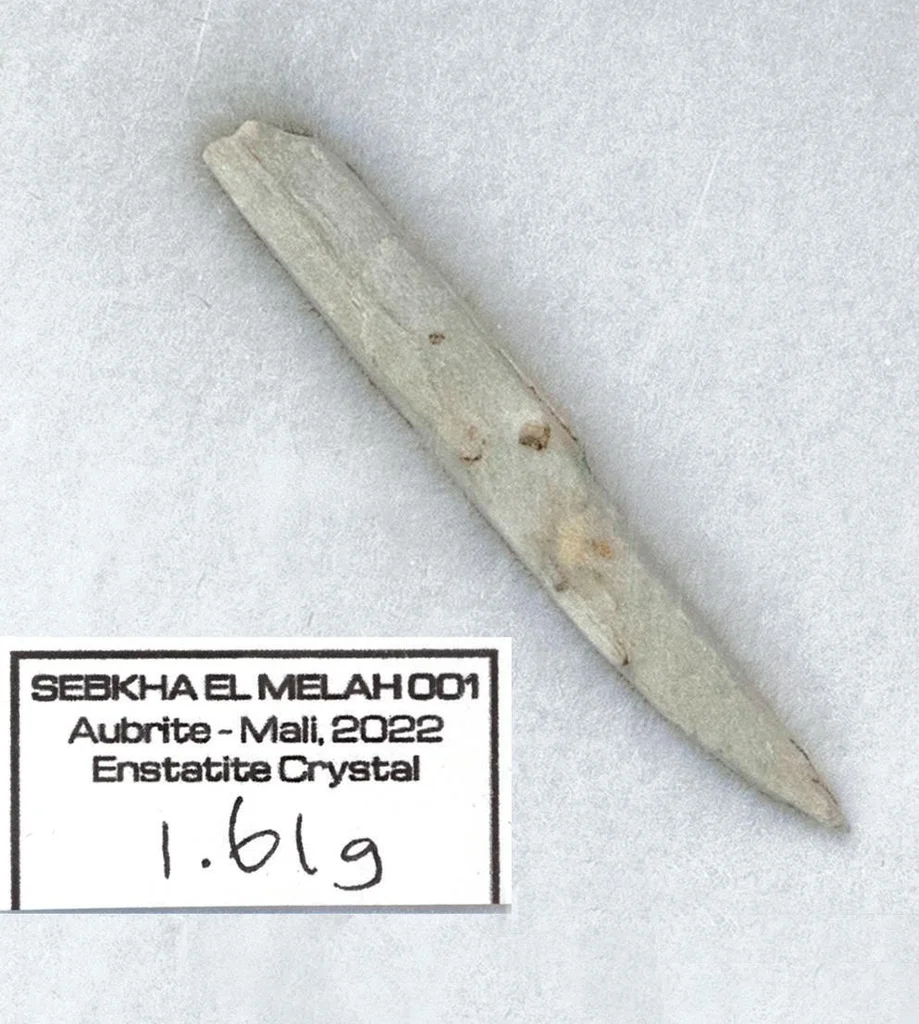 Enstatite from Sebkha el Melah 001 meteorite, Taoudenni Cercle, Taoudenni Region, Mali image