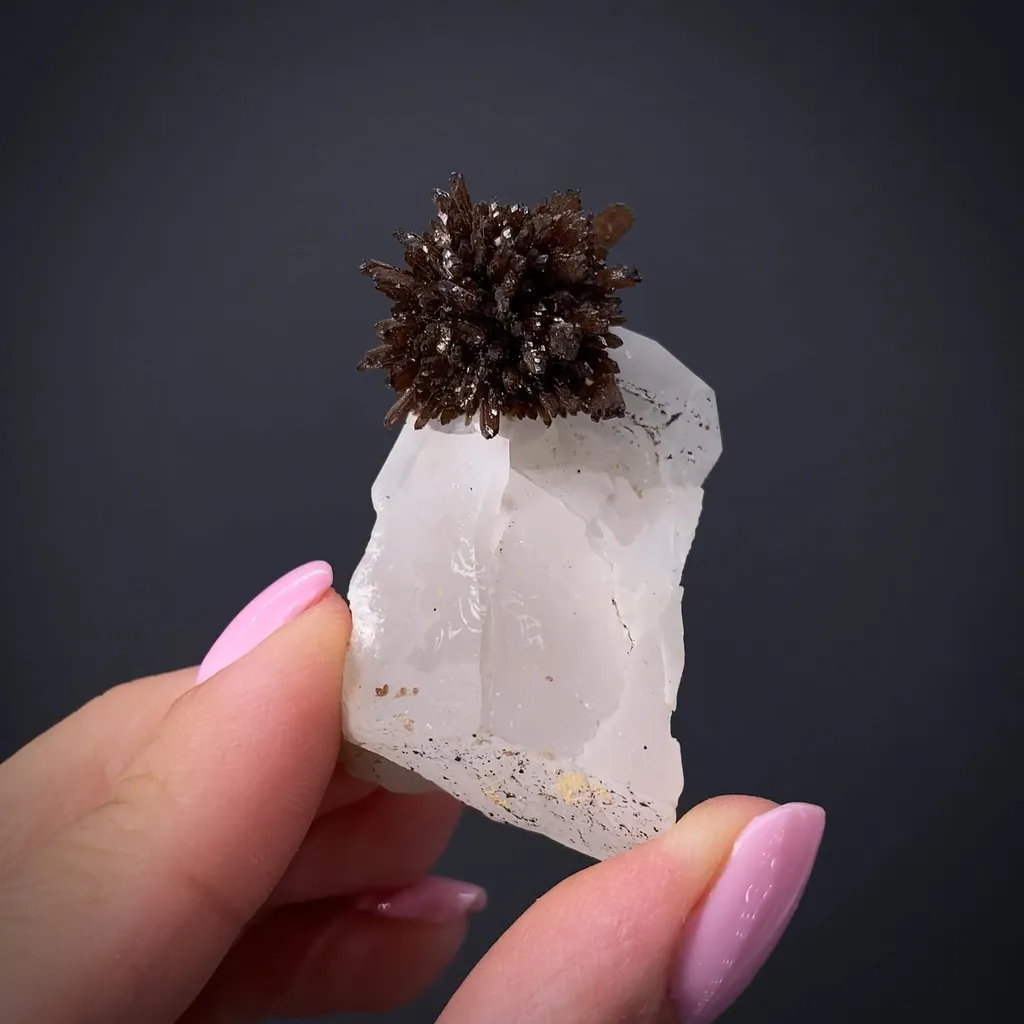 Eosphorite on Quartz - image 2