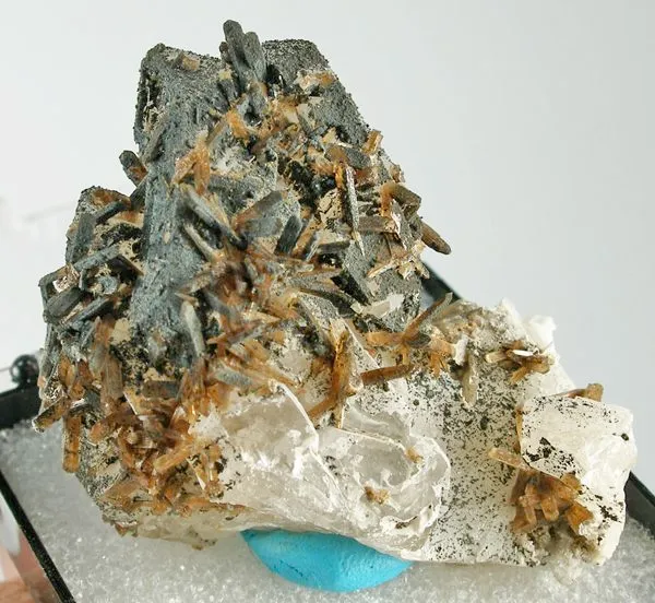 Eosphorite, Quartz image
