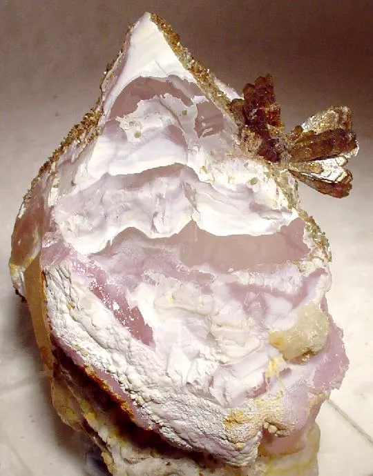Eosphorite, Quartz, Quartz (Var: Rose Quartz) image