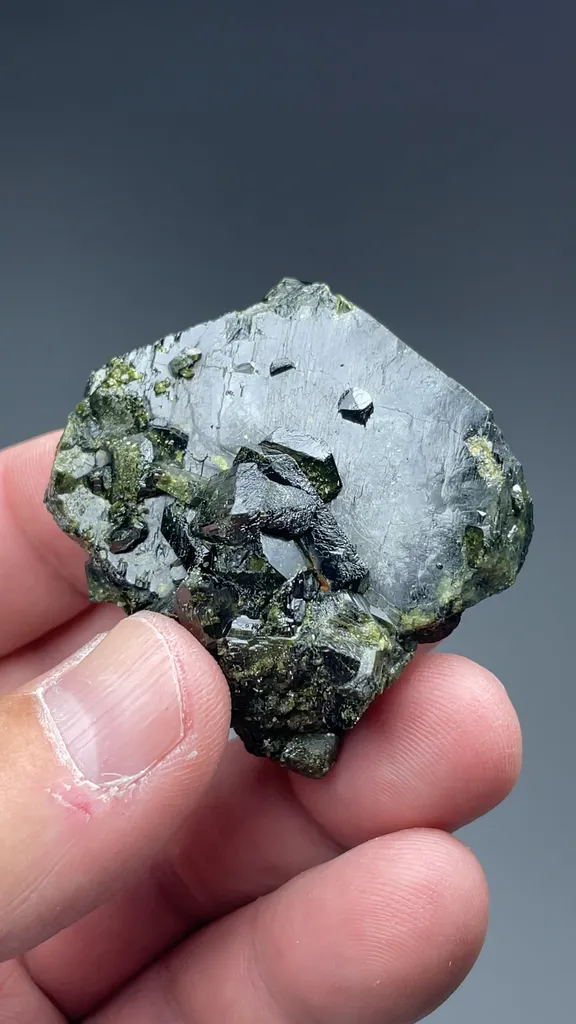Epidote - image 2