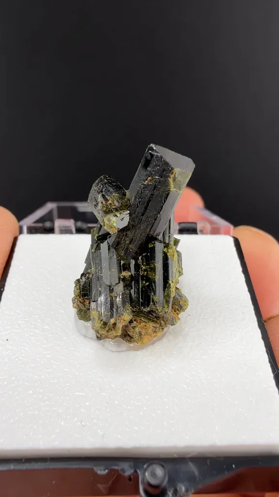 Epidote image
