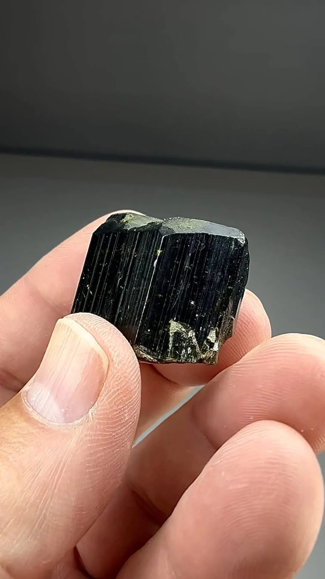 Epidote (1743) - image 2