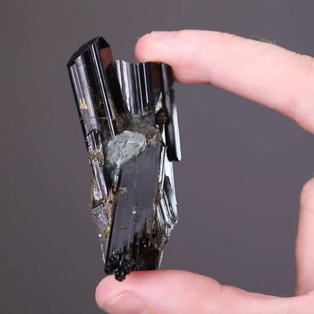 Epidote - image 2