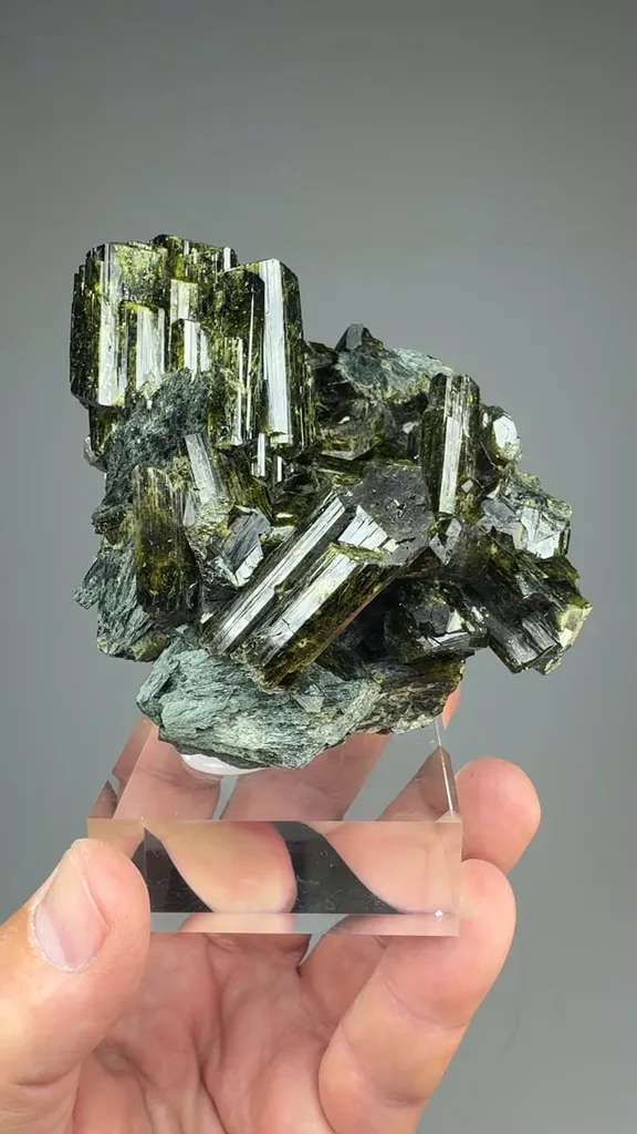 Epidote - image 2