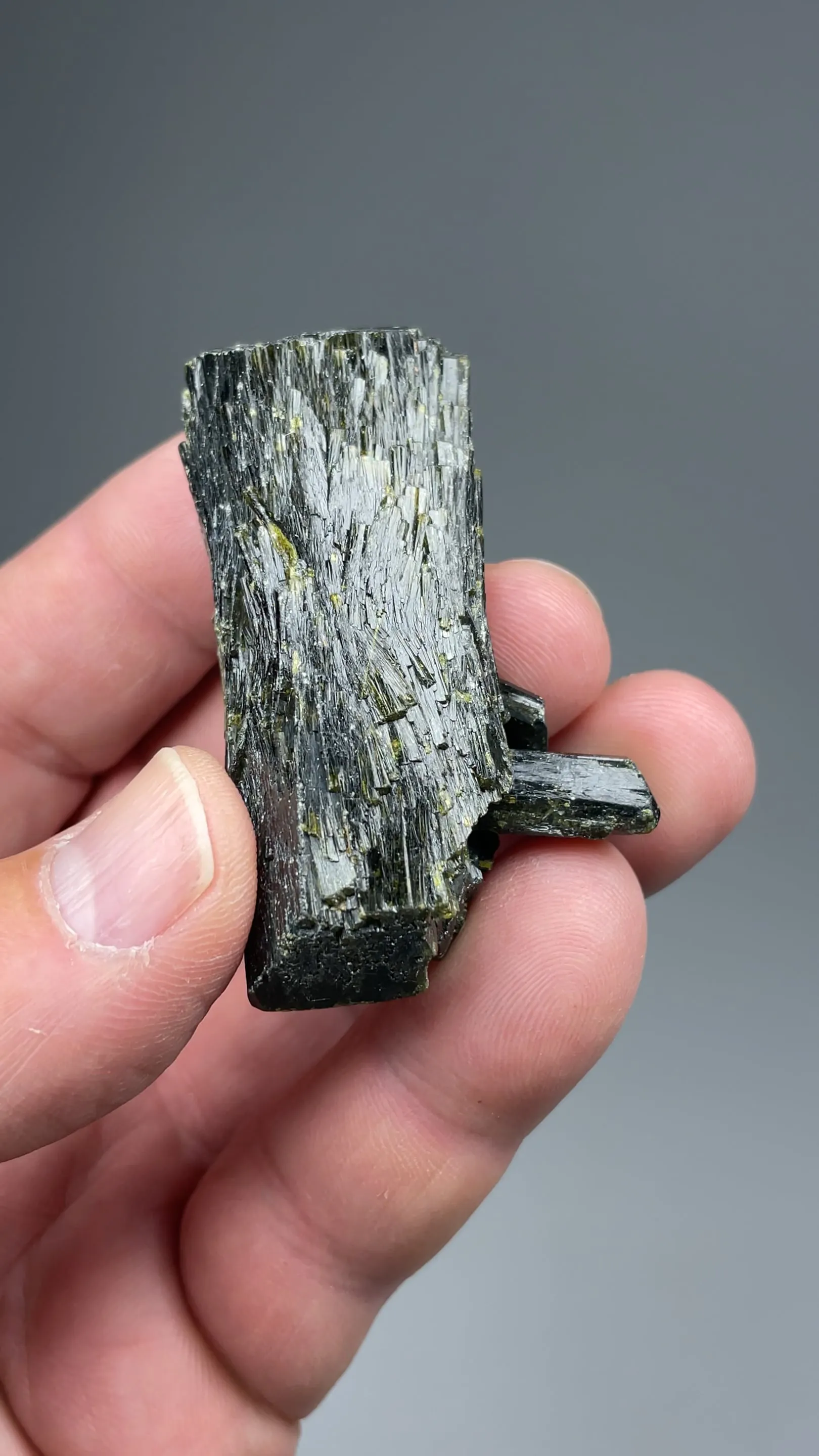 Epidote - image 2