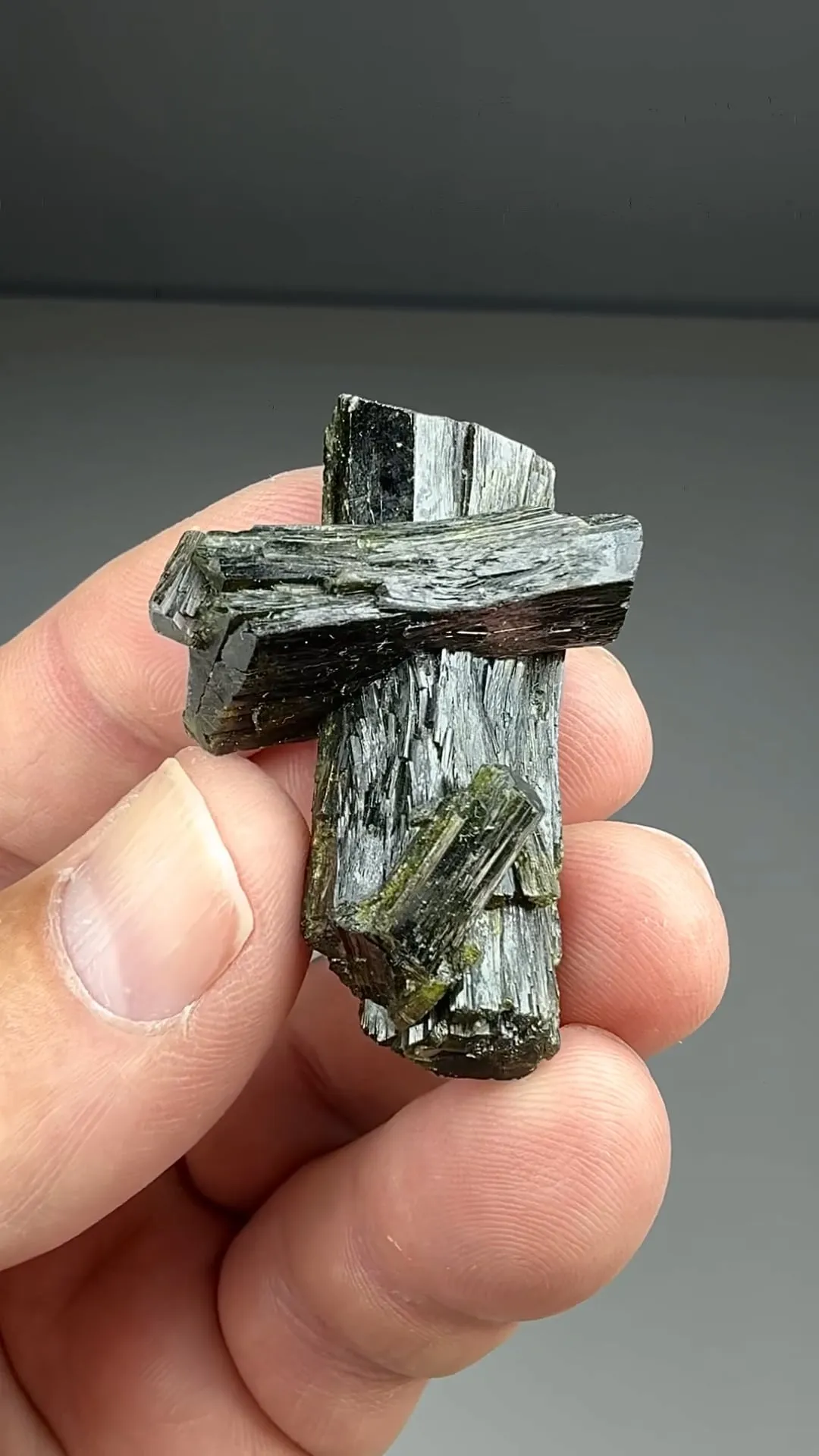 Epidote (294) - image 2