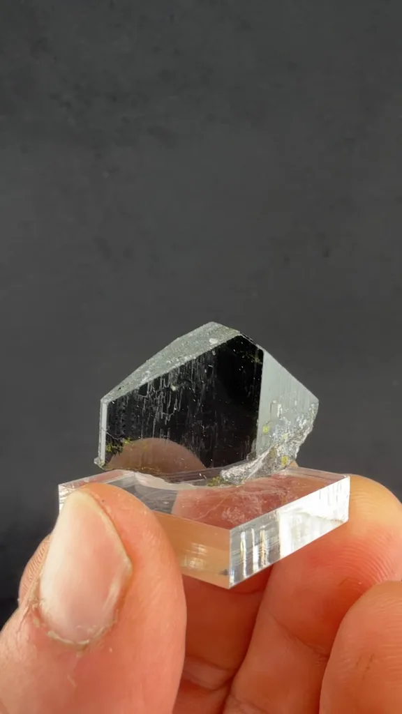 Epidote - image 2
