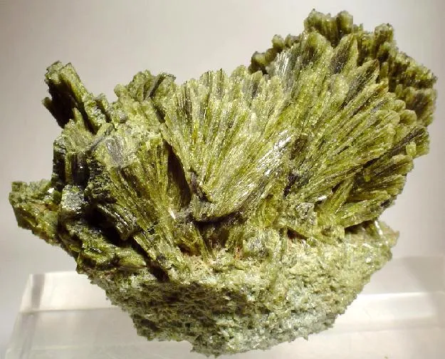 Epidote image