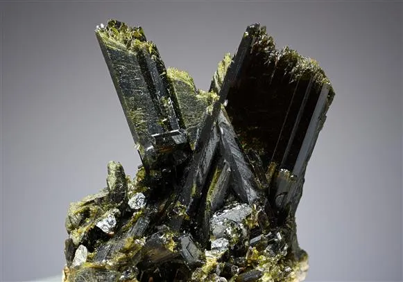 Epidote - image 1