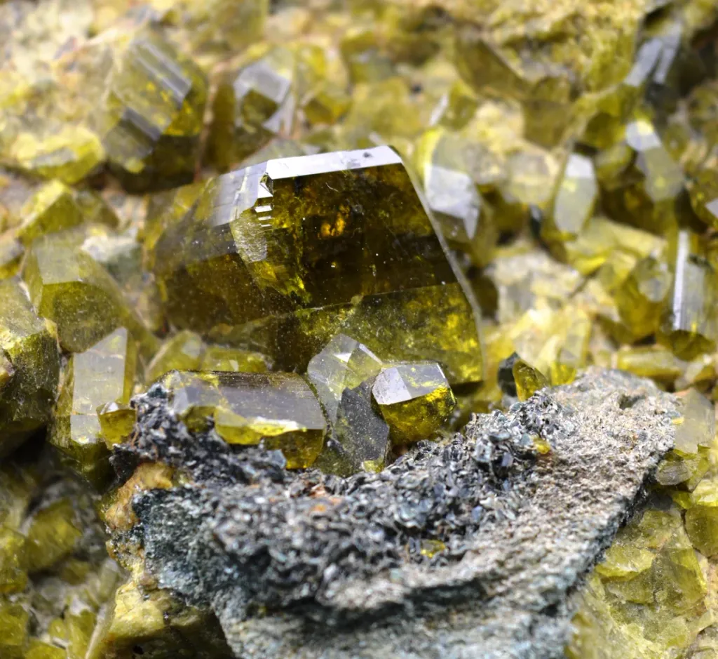 Epidote - 355 grams - Pakistan - image 2