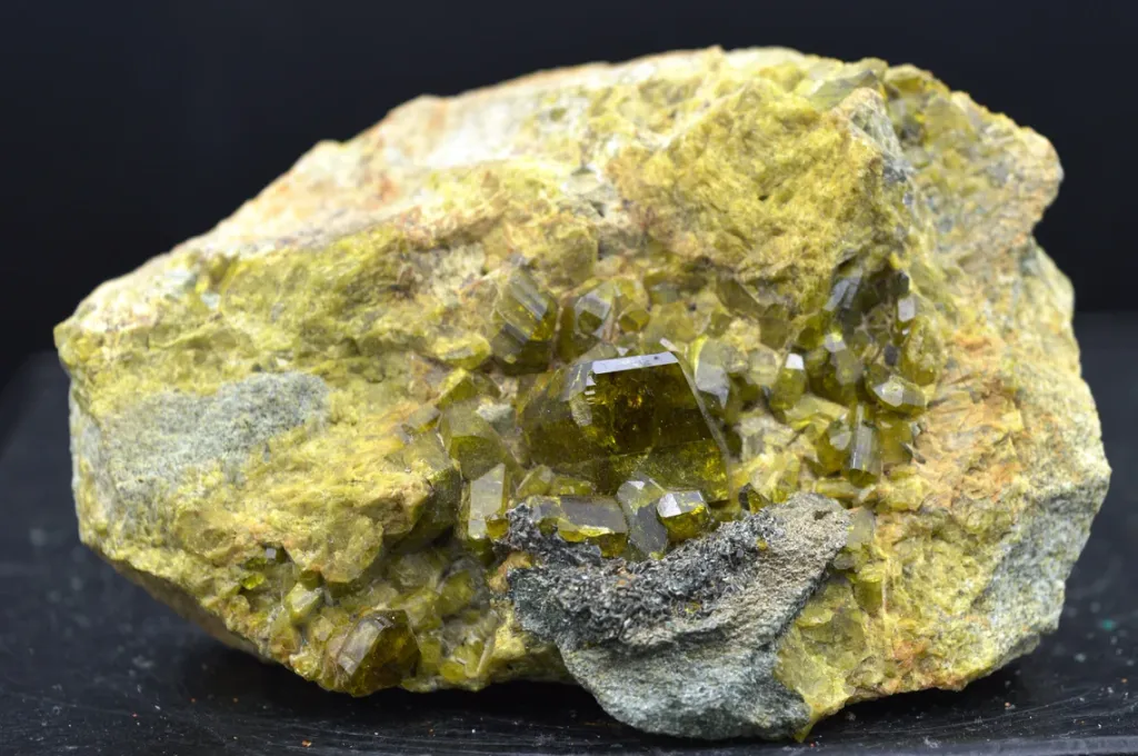 Epidote - 355 grams - Pakistan image