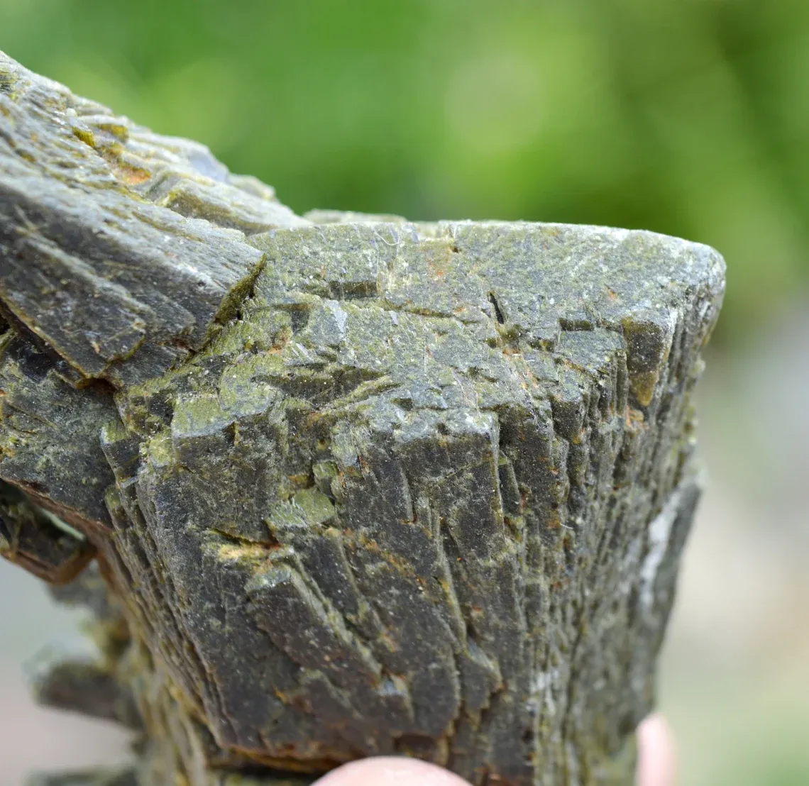 Epidote 376 grams - Bafoulabé Circle, Kayes Region, Mali - image 5