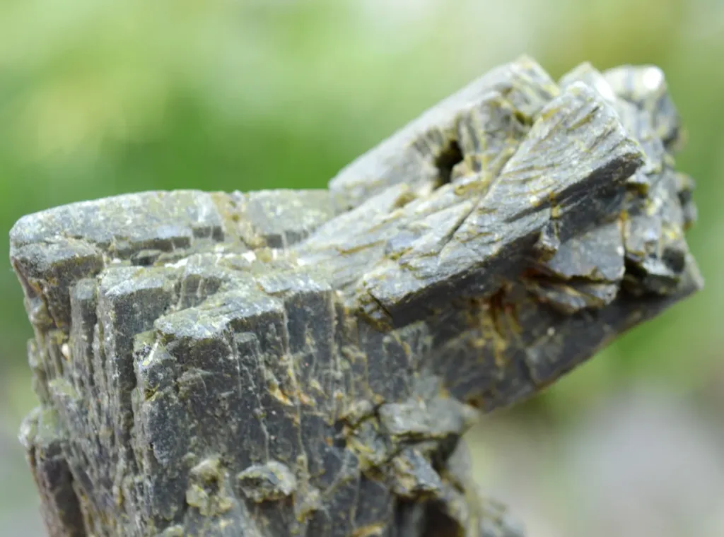 Epidote 376 grams - Bafoulabé Circle, Kayes Region, Mali - image 2