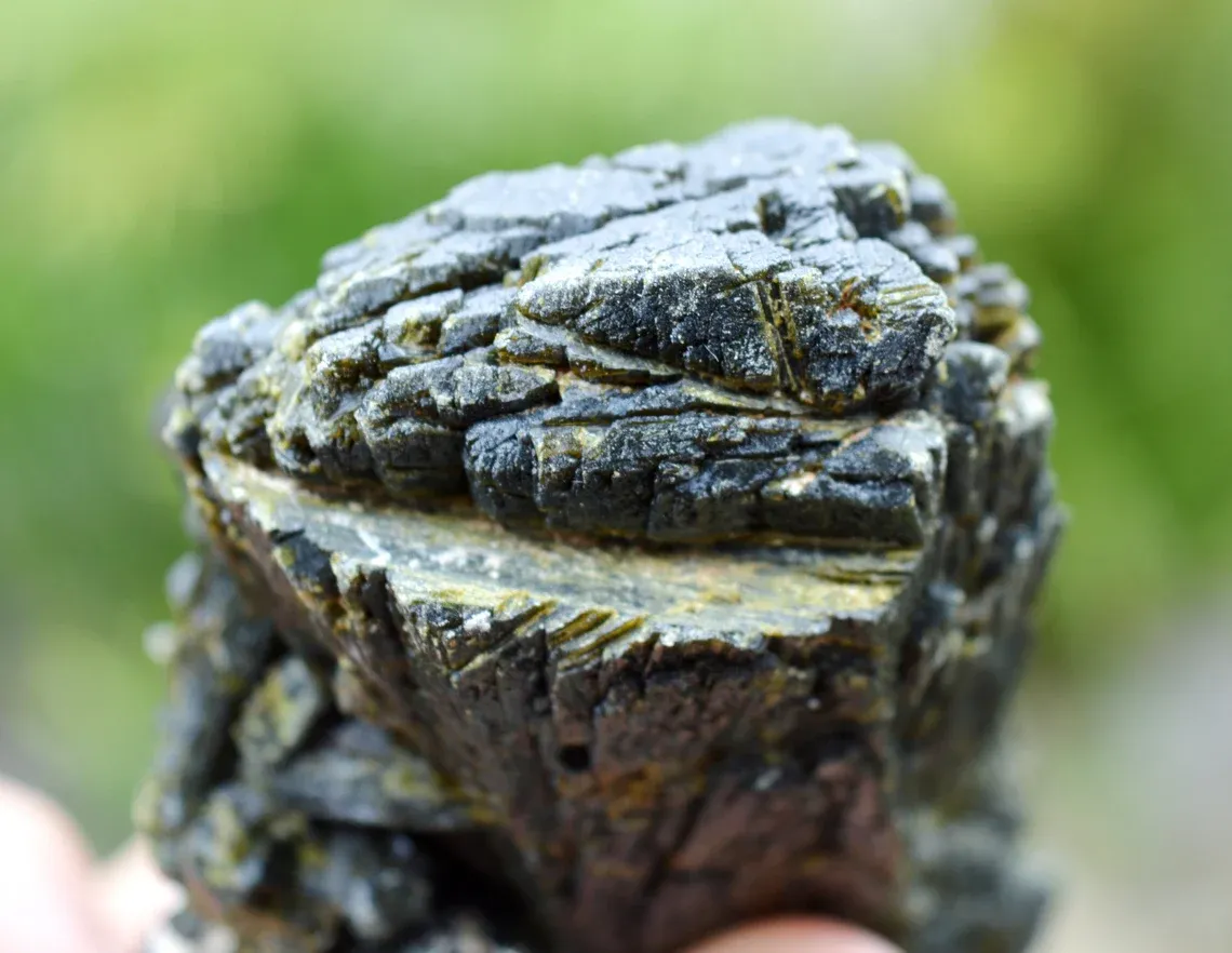 Epidote 384 grams - Bafoulabé Circle, Kayes Region, Mali - image 6