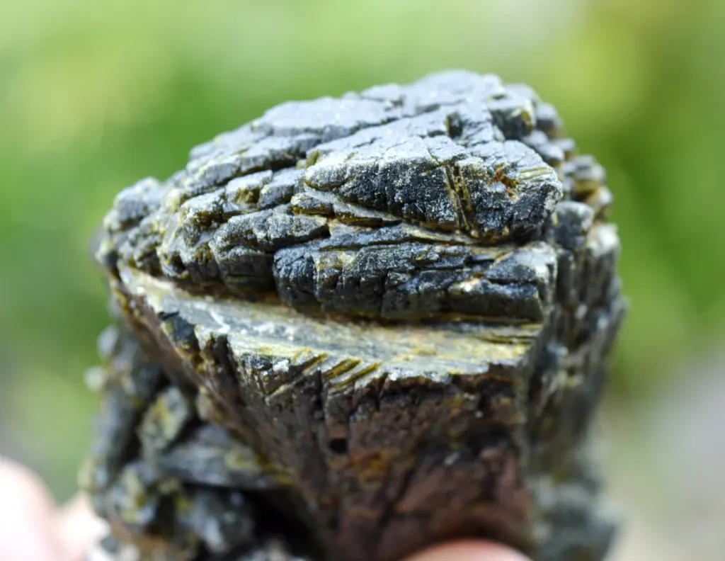 Epidote 384 grams - Bafoulabé Circle, Kayes Region, Mali - image 6
