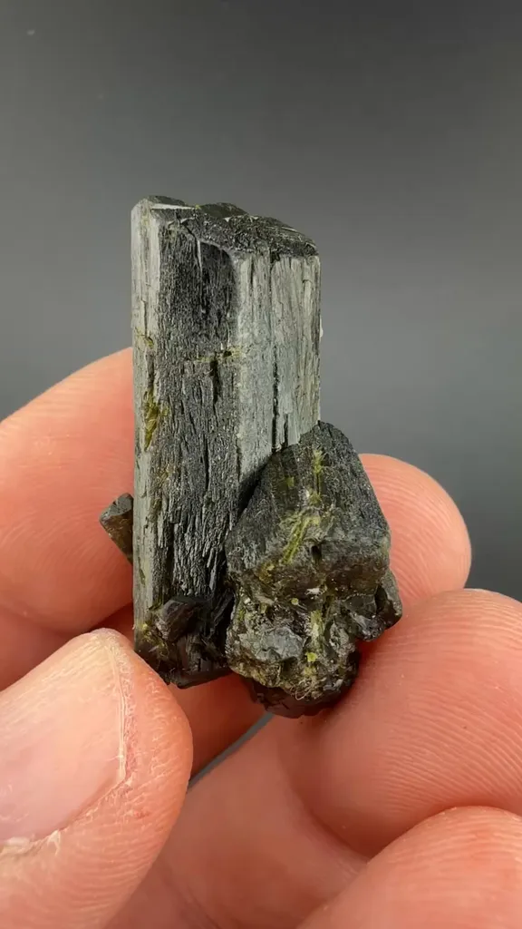 Epidote image