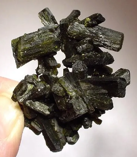 Epidote image