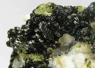 Epidote - image 2