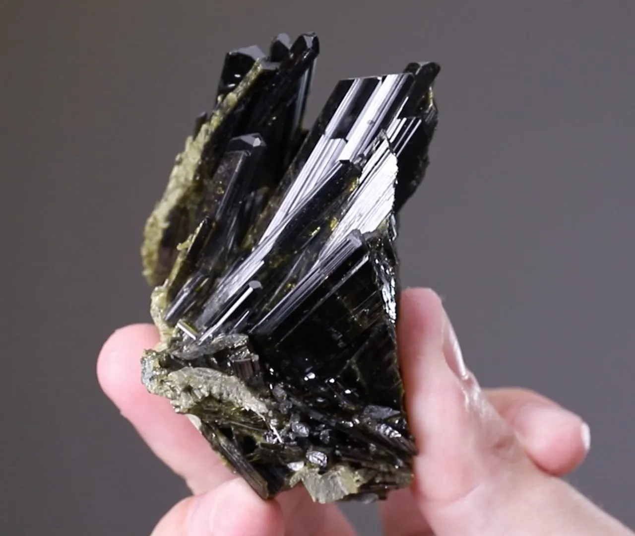 Epidote - image 2