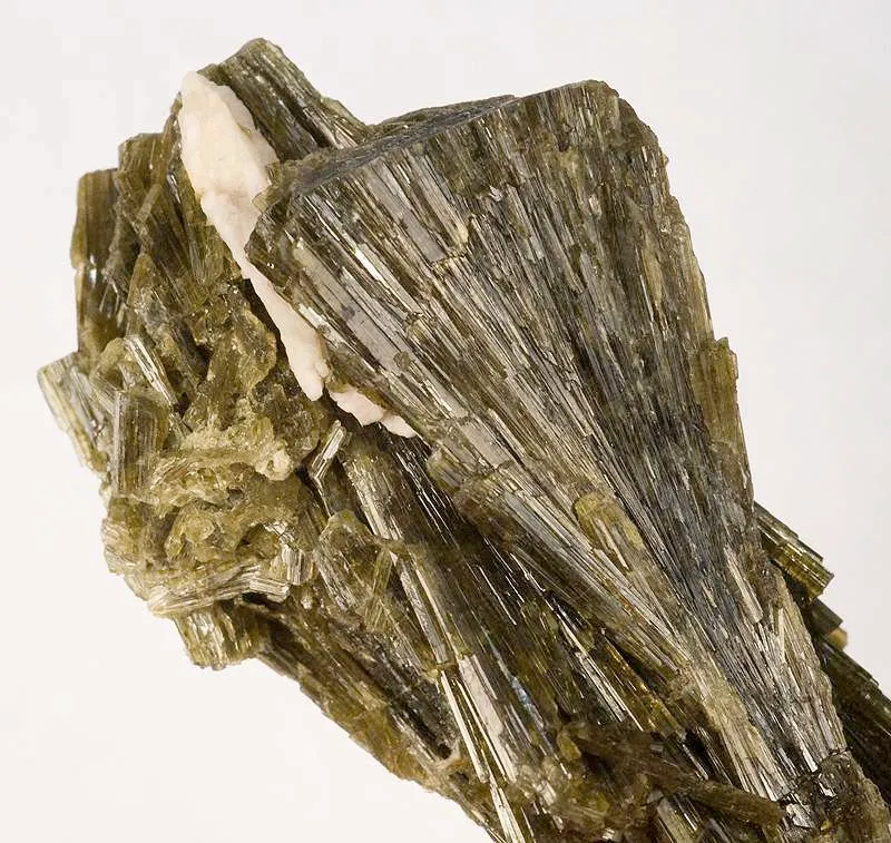 Epidote - image 3
