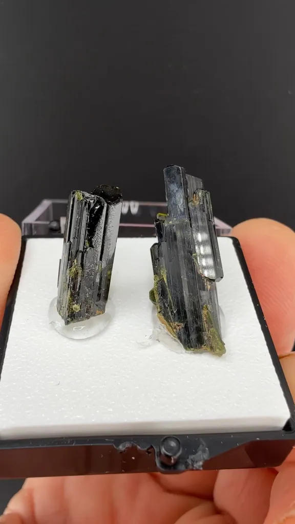 Epidote image