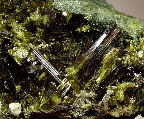 Epidote - image 2