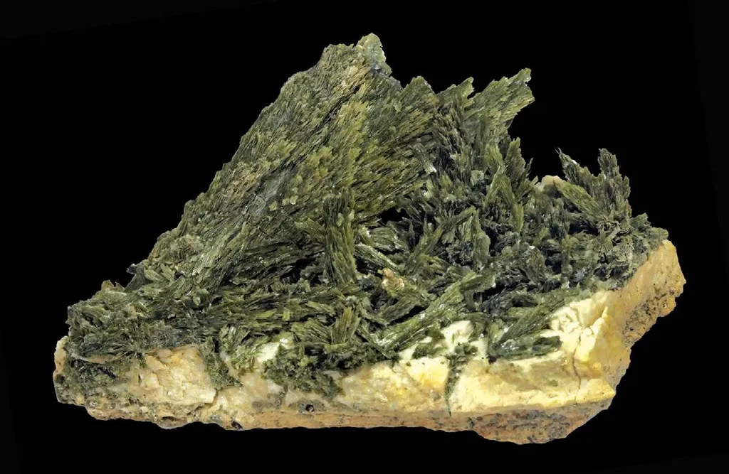 Epidote image
