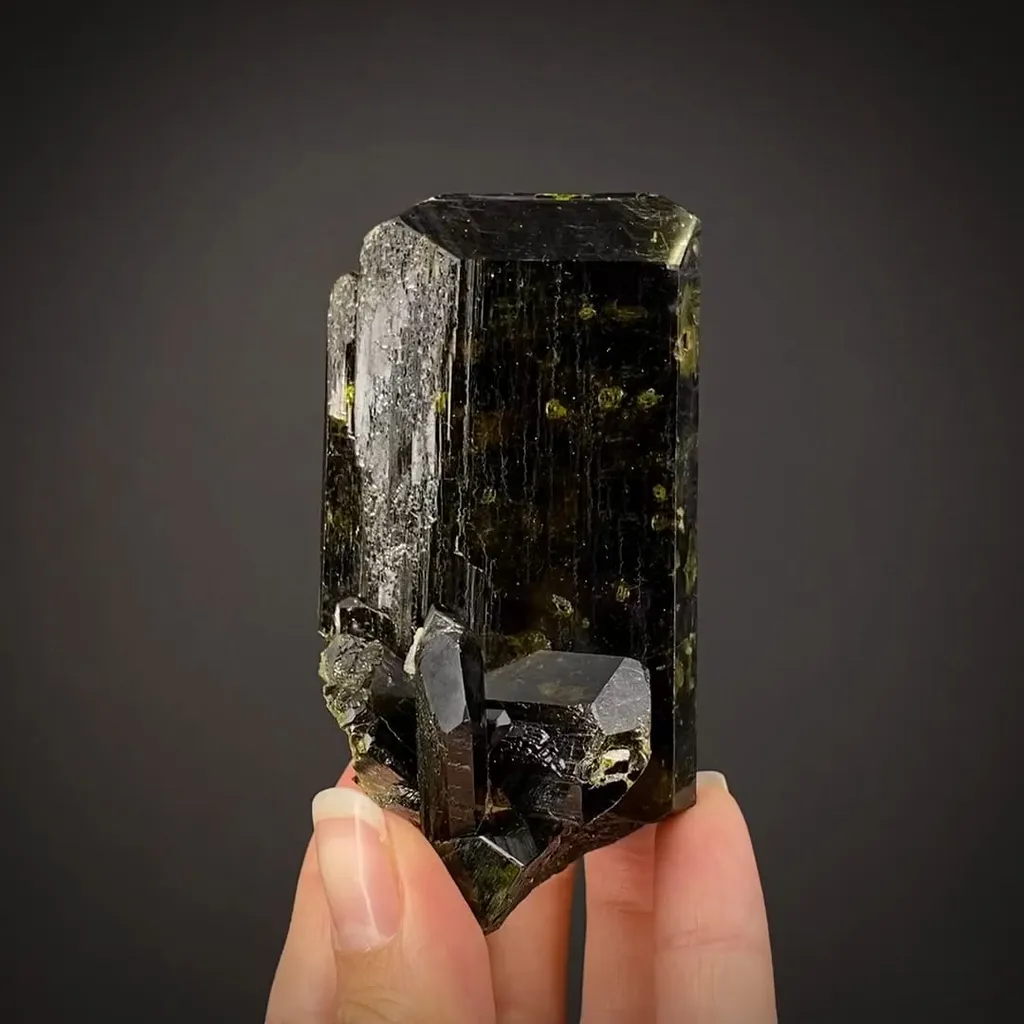 Epidote image