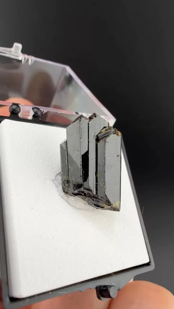 Epidote image